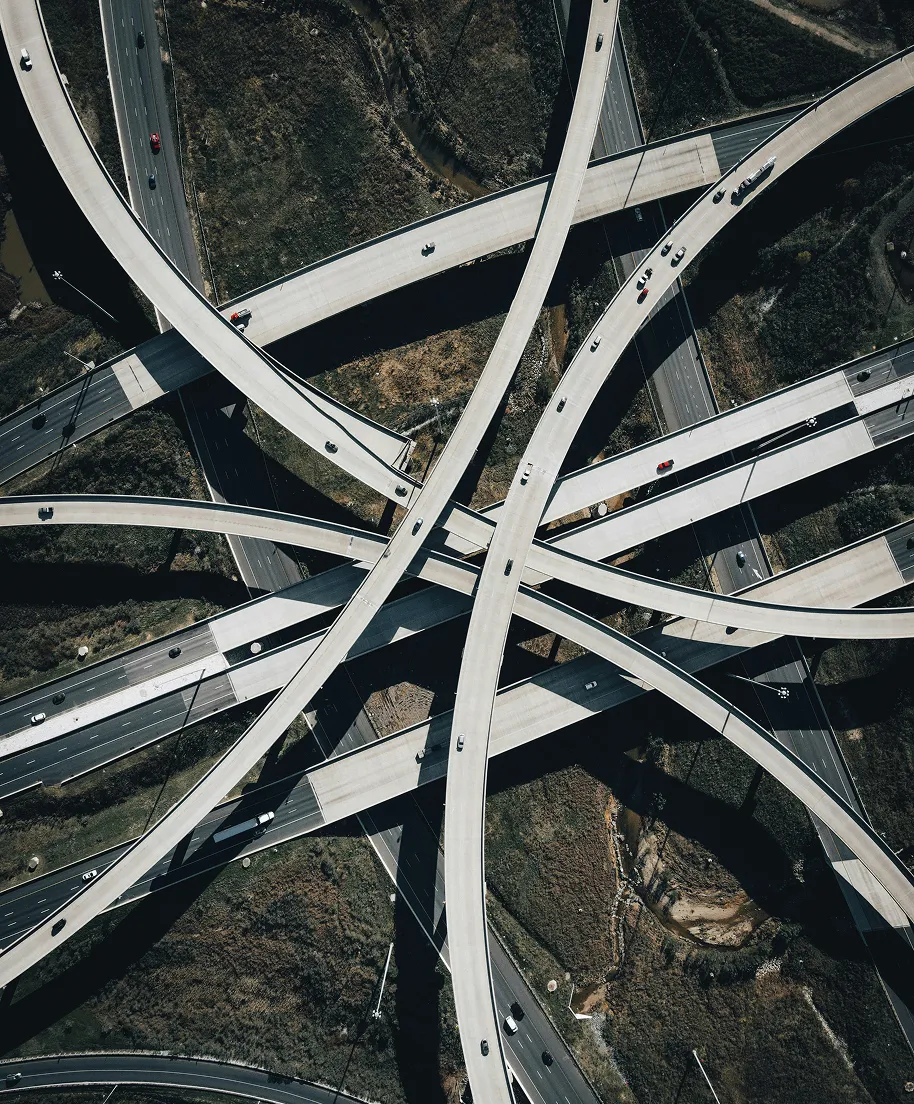 Routes qui se superposent et se croisent